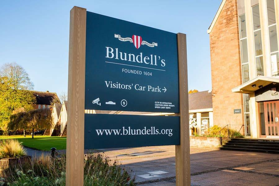 Blundells visitors car park isitwood sign