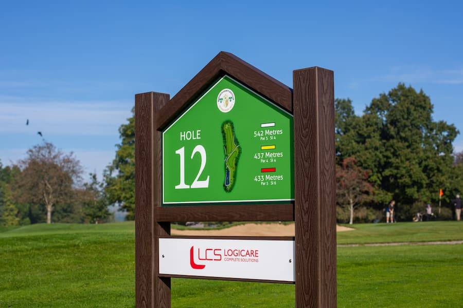 Isitwood golf twin post sign